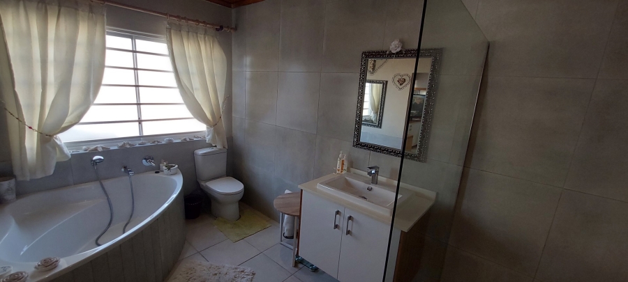 13 Bedroom Property for Sale in Long Acres Country Estate Western Cape